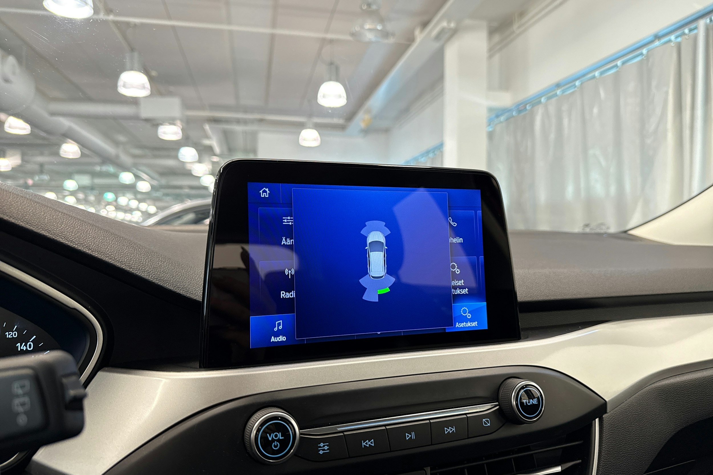 punainen Ford Focus 2020 kuva 36.