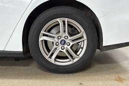 Valkoinen Ford FOCUS 2020 kuva 12.