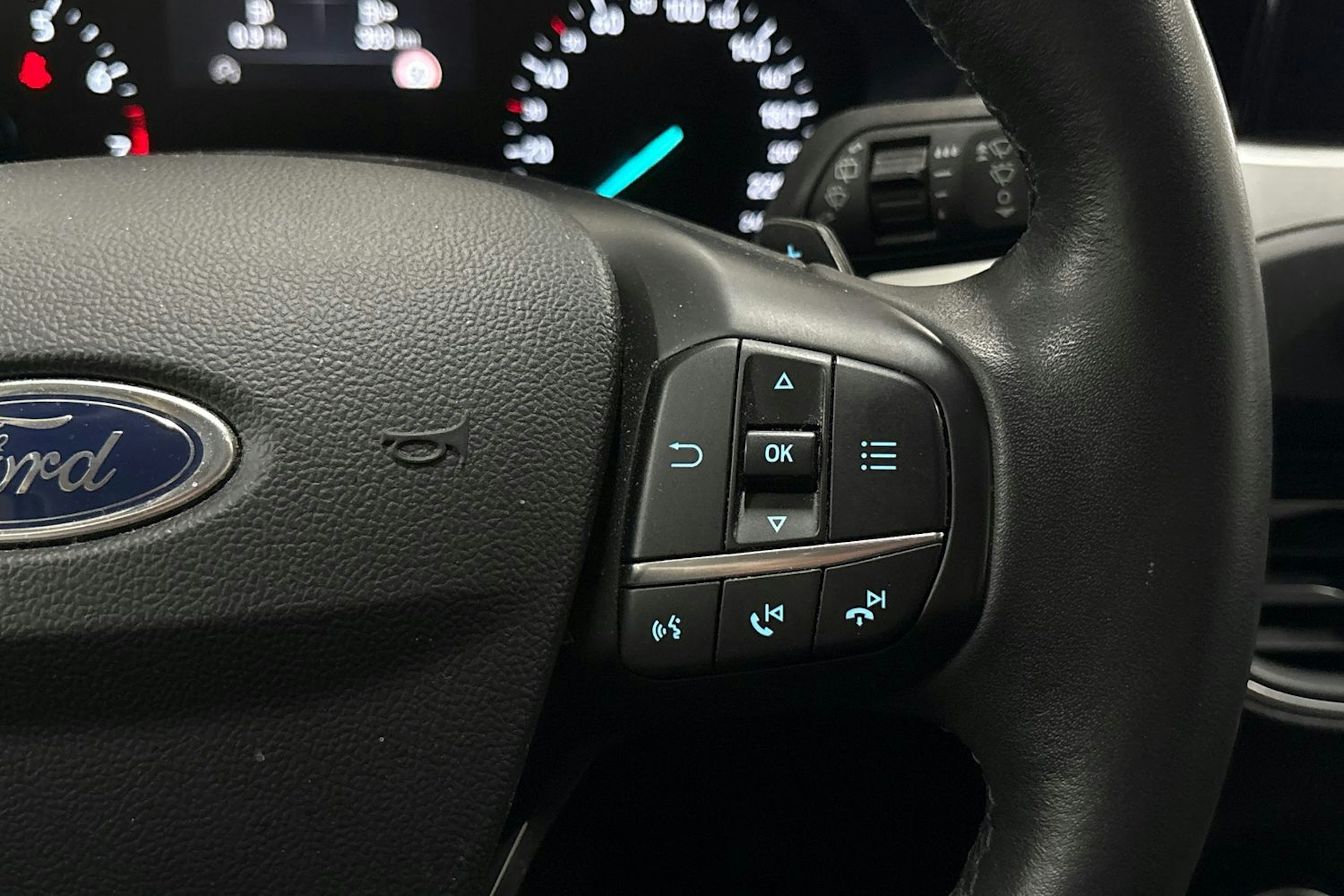 Valkoinen Ford FOCUS 2020 kuva 18.
