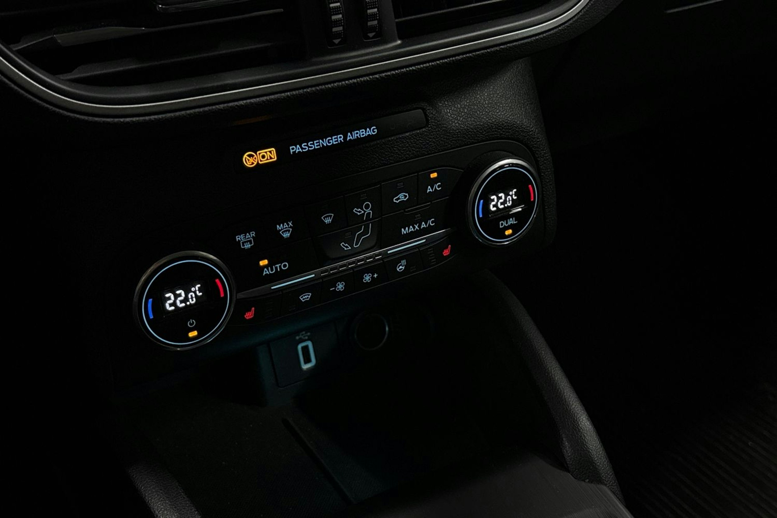 Valkoinen Ford FOCUS 2020 kuva 22.
