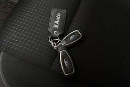 Valkoinen Ford FOCUS 2020 kuva 27.