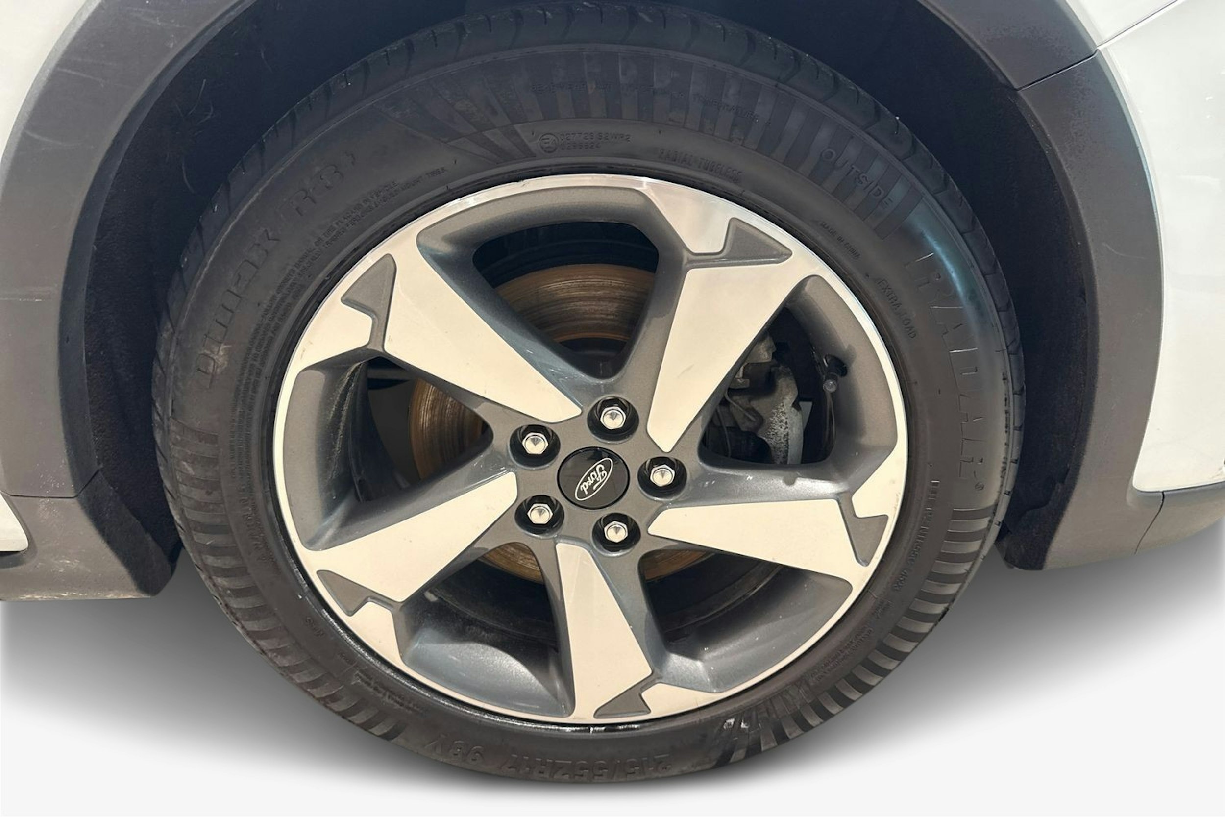 Valkoinen Ford FOCUS 2020 kuva 11.