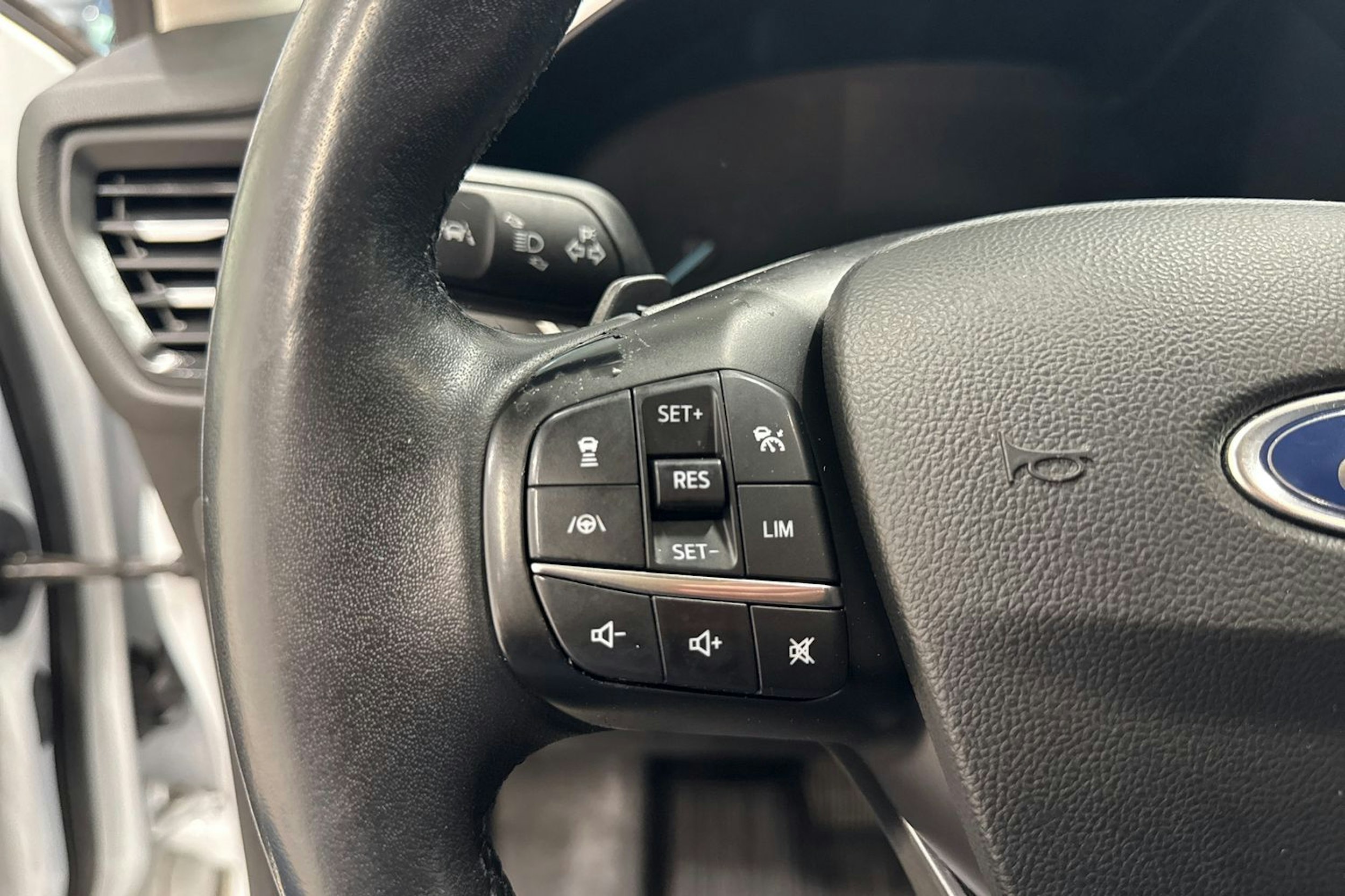Valkoinen Ford FOCUS 2020 kuva 17.