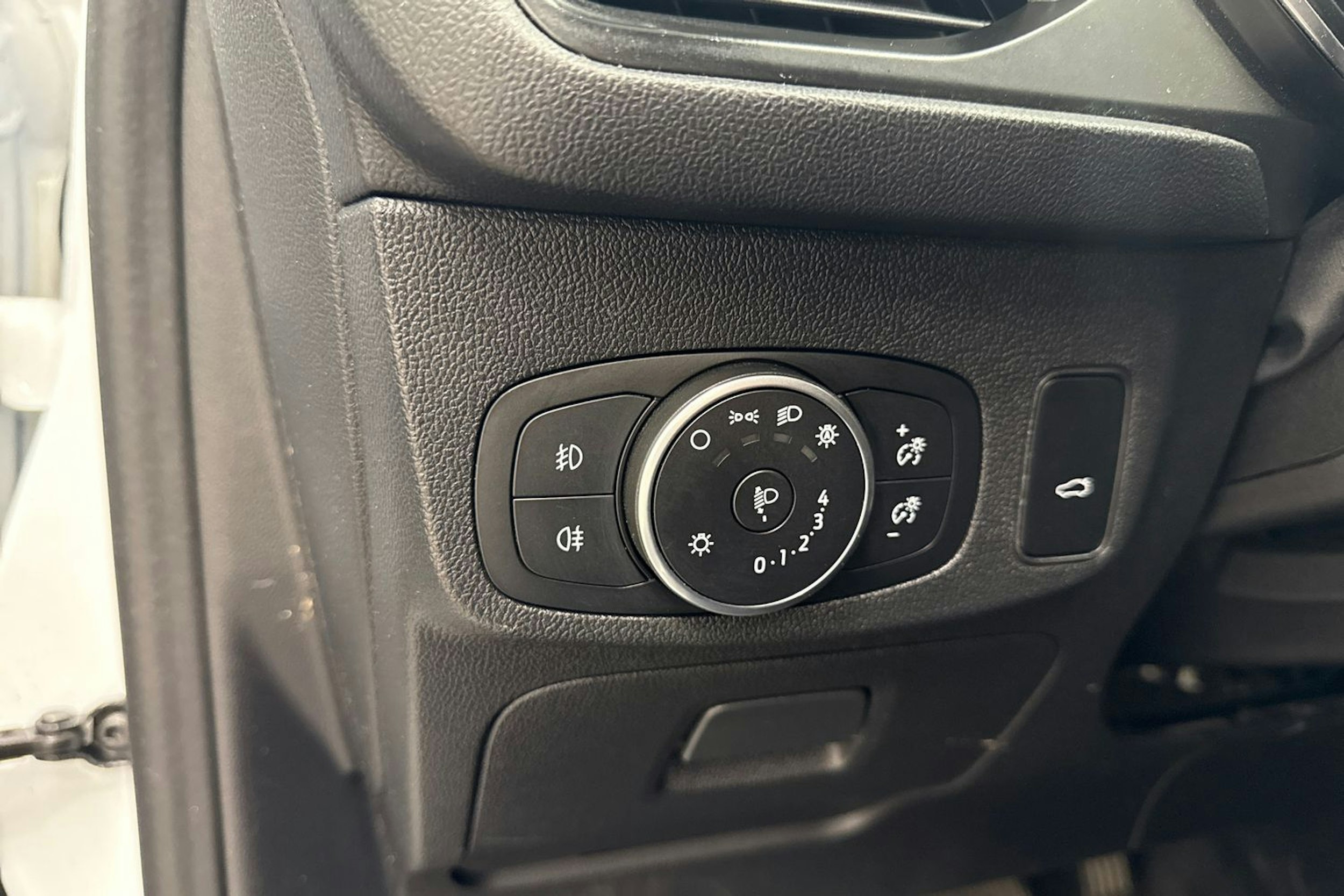 Valkoinen Ford FOCUS 2020 kuva 19.