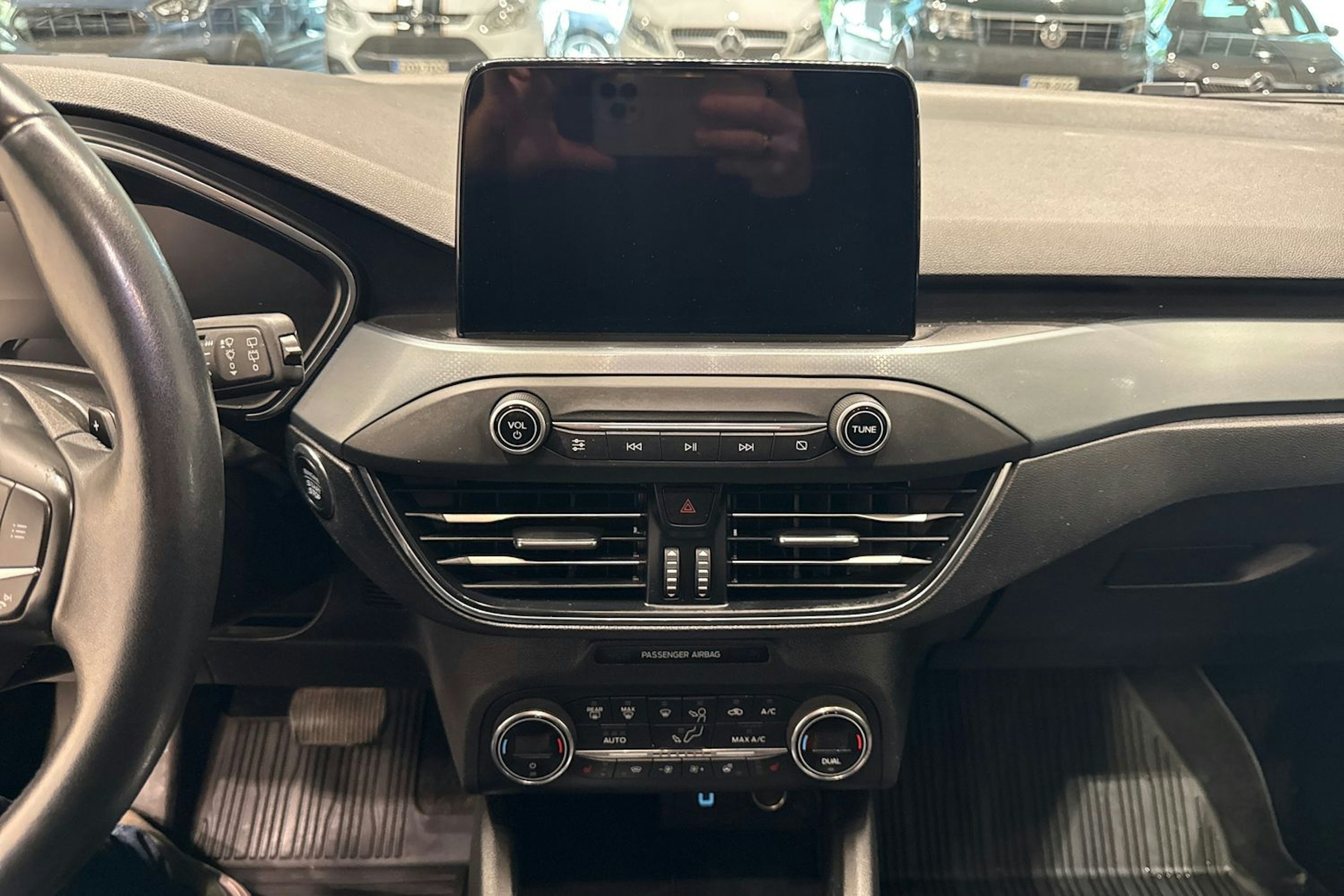 Valkoinen Ford FOCUS 2020 kuva 21.