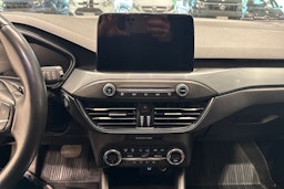 Valkoinen Ford FOCUS 2020 kuva 21.