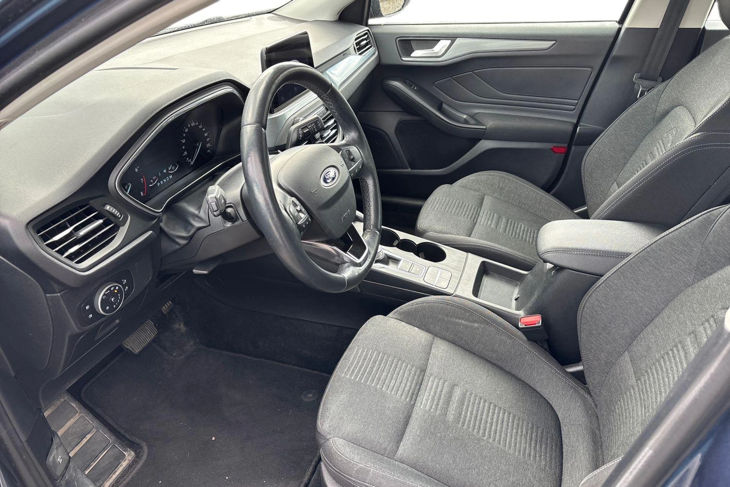 sininen Ford Focus 2020 kuva 3.