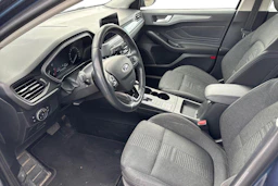 sininen Ford Focus 2020 kuva 3.