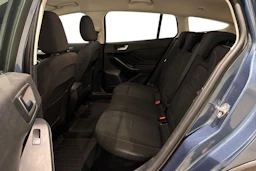 sininen Ford Focus 2020 kuva 8.