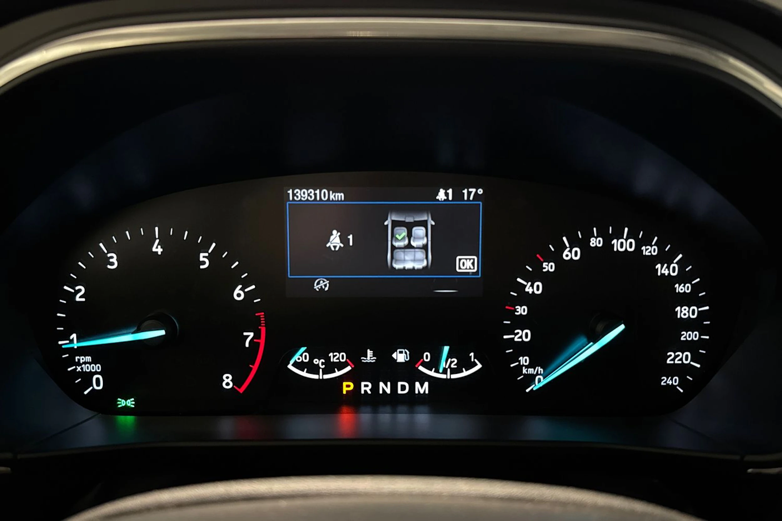 sininen Ford Focus 2020 kuva 15.