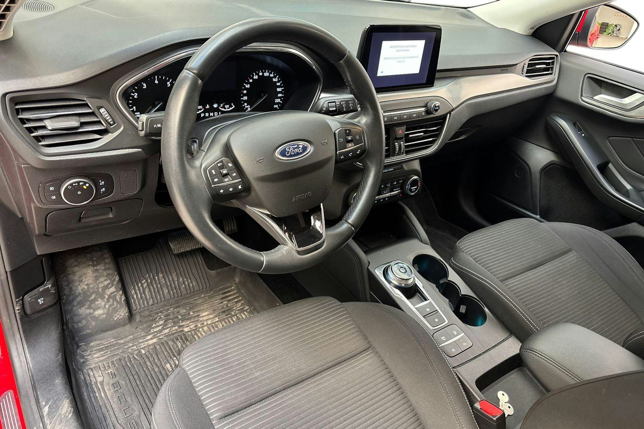 punainen Ford Focus 2020 kuva 7.