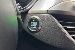 punainen Ford Focus 2020 kuva 25.