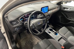 valkoinen Ford Focus 2020 kuva 3.