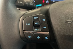 valkoinen Ford Focus 2020 kuva 18.
