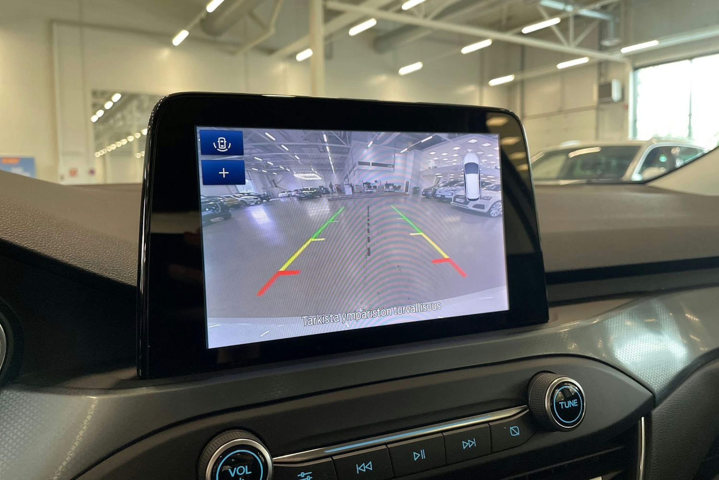 valkoinen Ford Focus 2020 kuva 27.