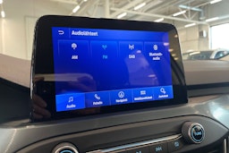 valkoinen Ford Focus 2020 kuva 28.