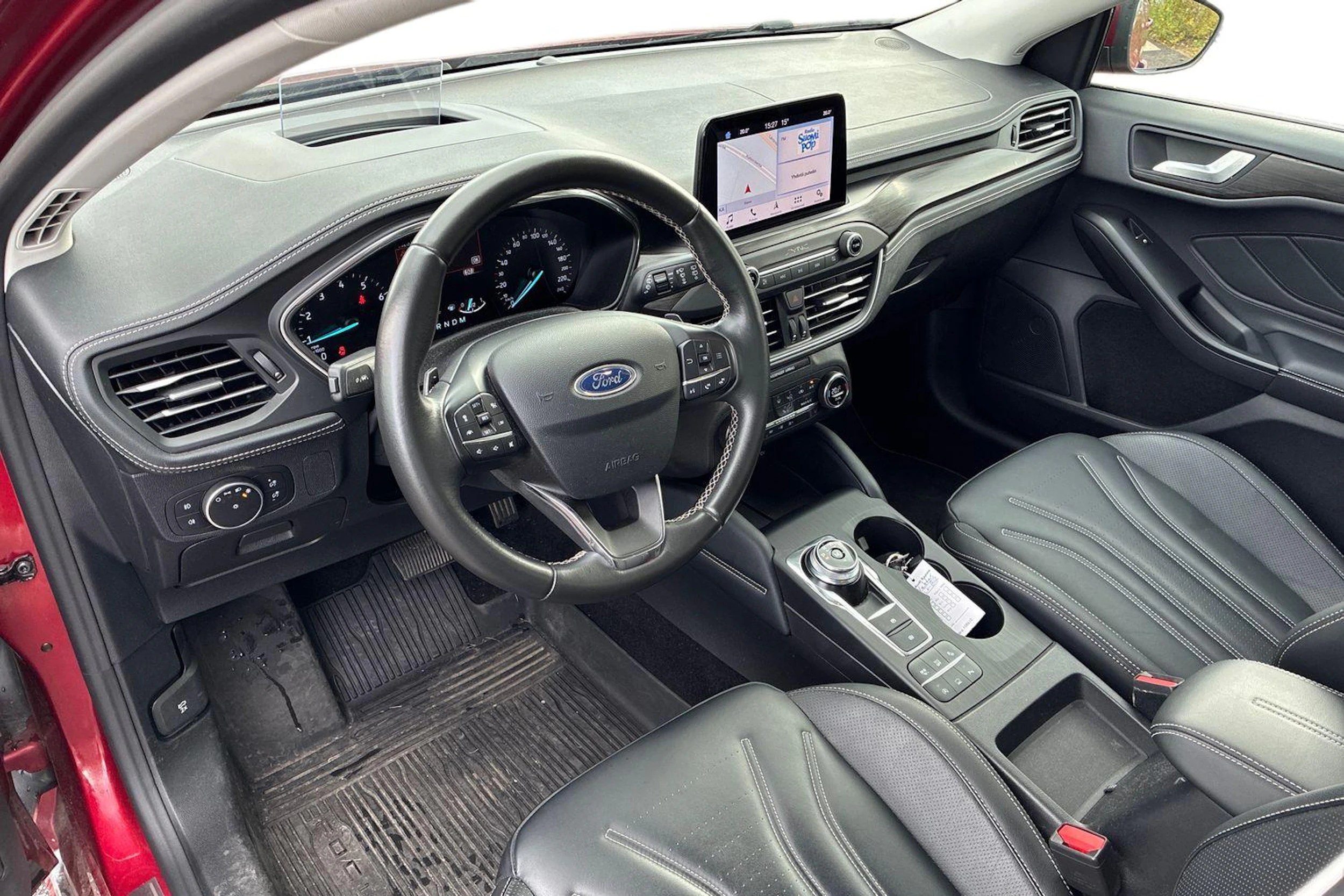 punainen Ford Focus 2020 kuva 3.