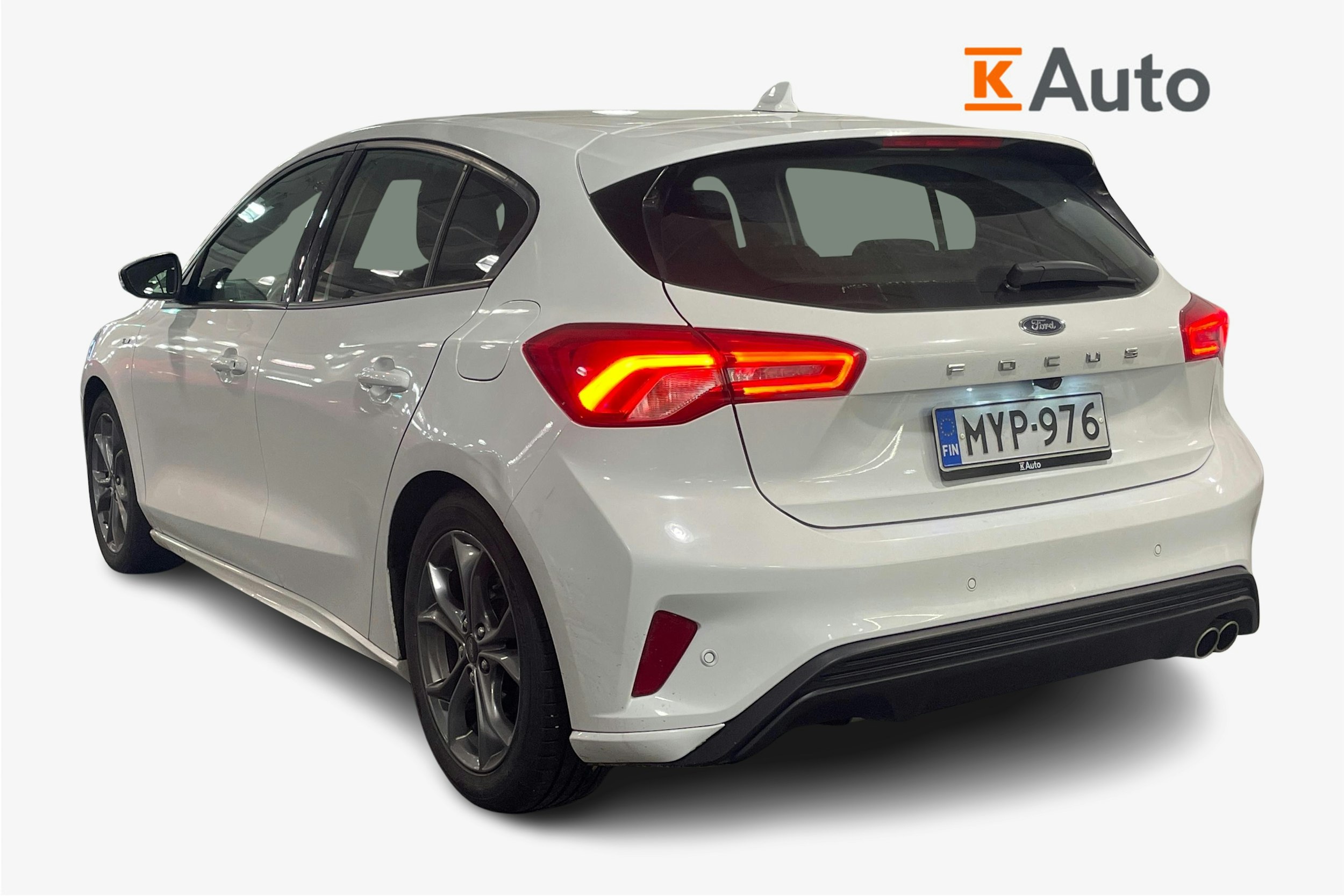 valkoinen Ford Focus 2020 kuva 2.