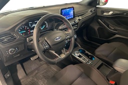 valkoinen Ford Focus 2020 kuva 7.