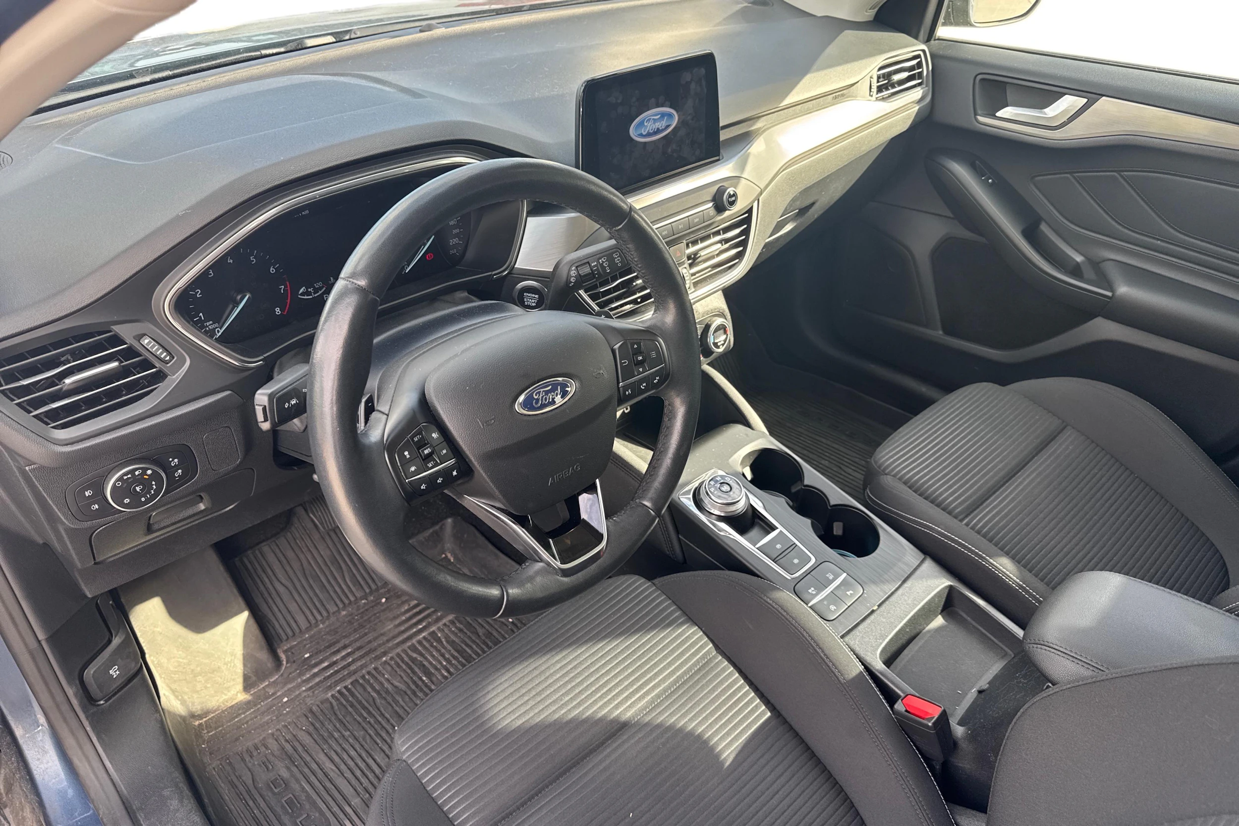 sininen Ford Focus 2020 kuva 3.