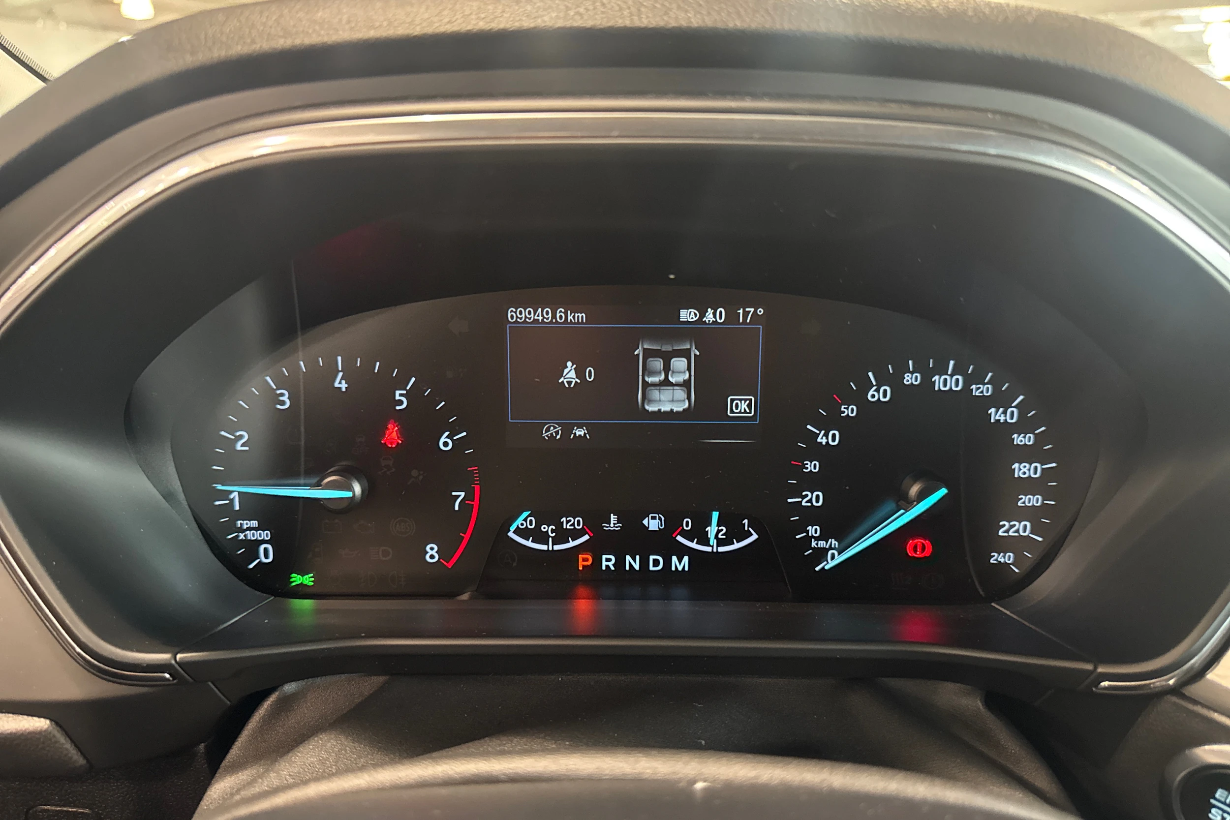 sininen Ford Focus 2020 kuva 11.