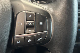 sininen Ford Focus 2020 kuva 16.