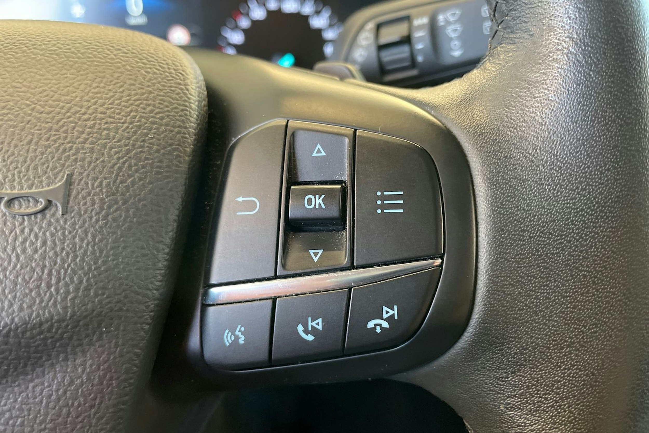 Valkoinen Ford FOCUS 2020 kuva 13.