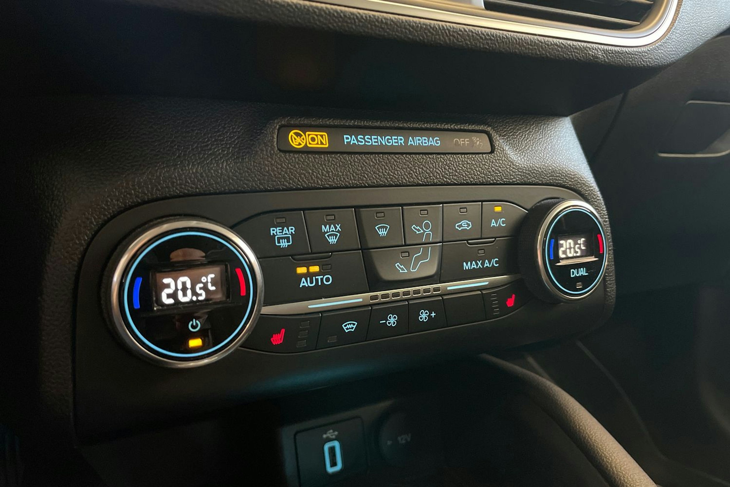 Valkoinen Ford FOCUS 2020 kuva 19.
