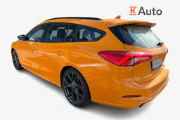 punainen Ford Focus 2021 kuva 2.