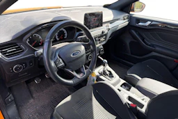 punainen Ford Focus 2021 kuva 3.