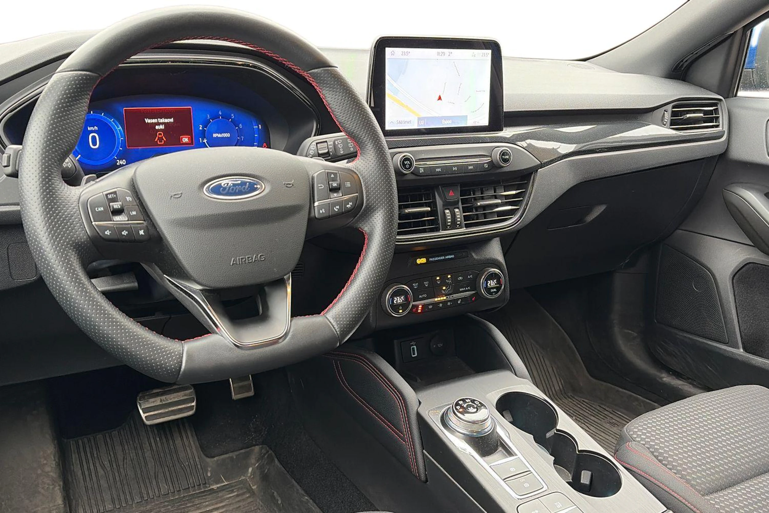 sininen Ford Focus 2021 kuva 3.