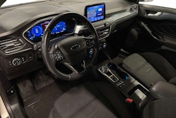 valkoinen Ford Focus 2021 kuva 6.