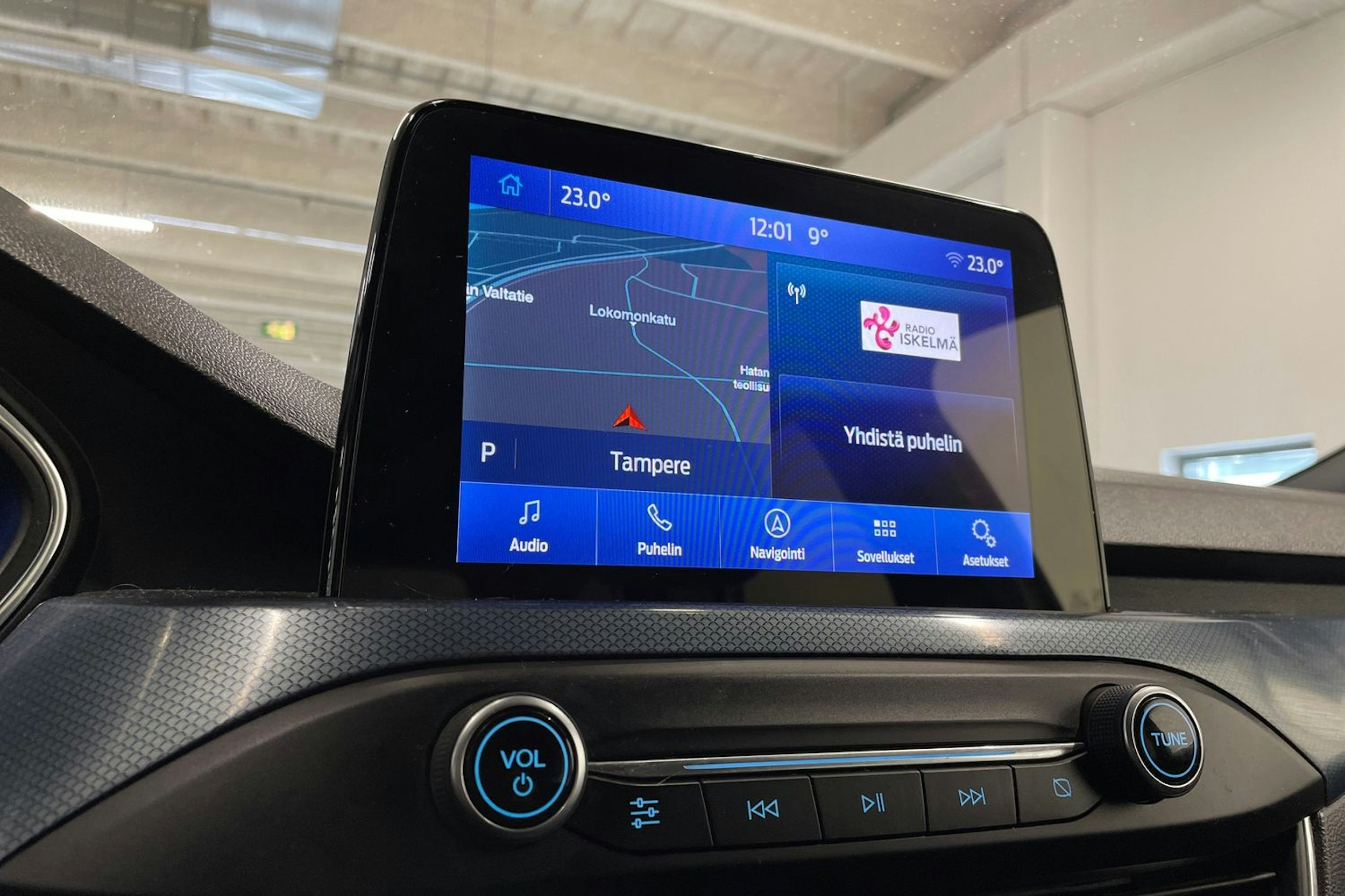 valkoinen Ford Focus 2021 kuva 14.