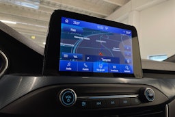 valkoinen Ford Focus 2021 kuva 15.