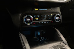 valkoinen Ford Focus 2021 kuva 19.