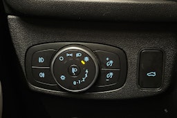 valkoinen Ford Focus 2021 kuva 21.