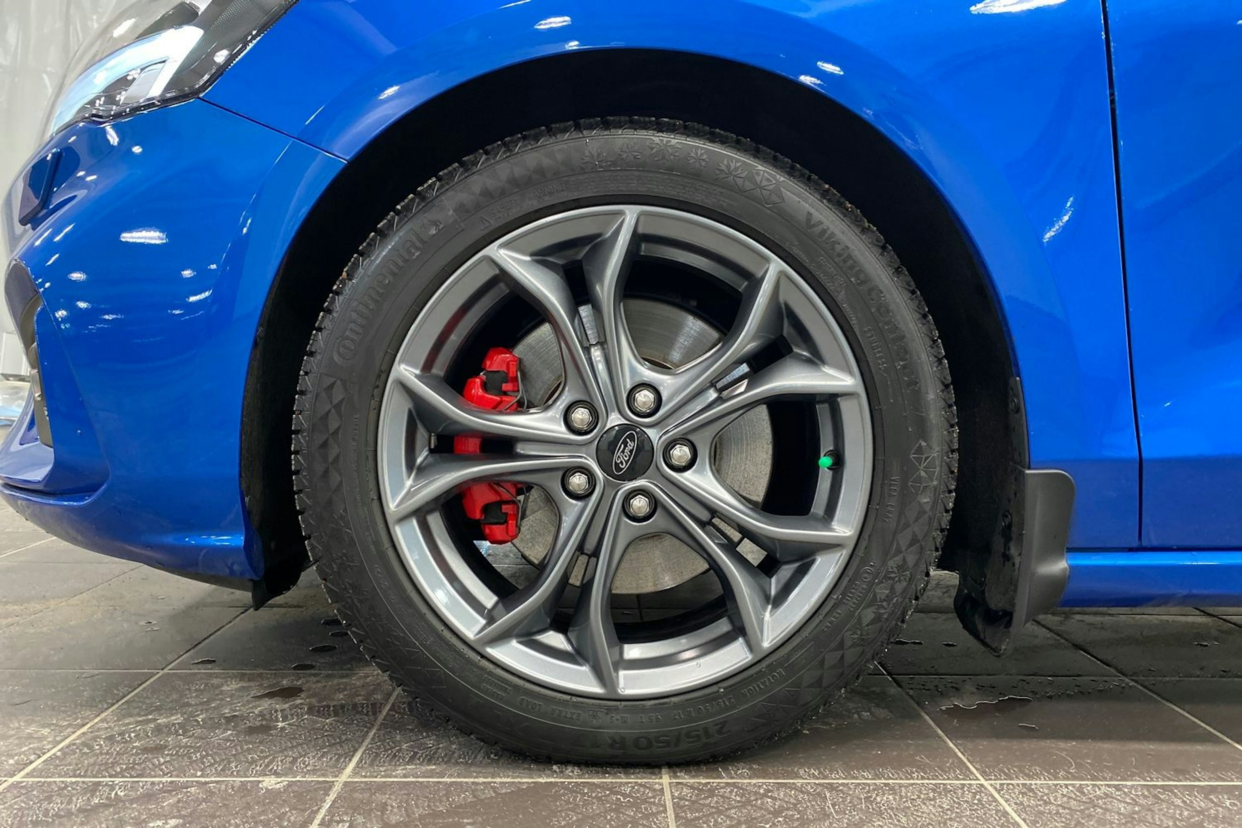 met. sininen Ford Focus 2021 kuva 9.