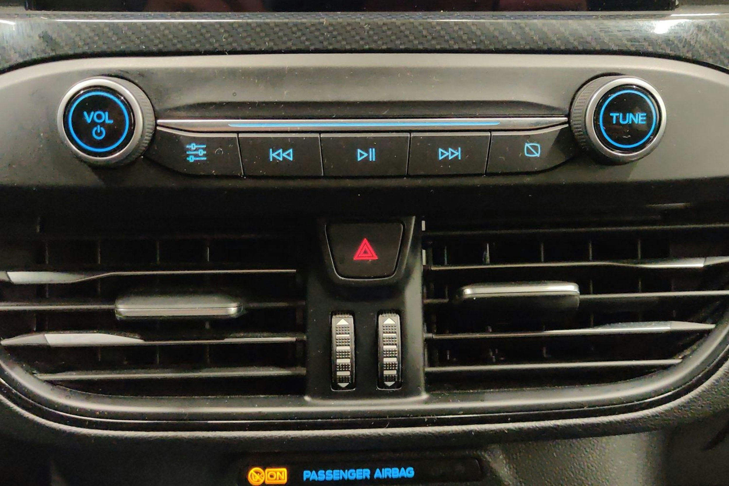Harmaa Ford FOCUS 2021 kuva 19.