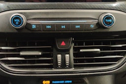 Harmaa Ford FOCUS 2021 kuva 19.