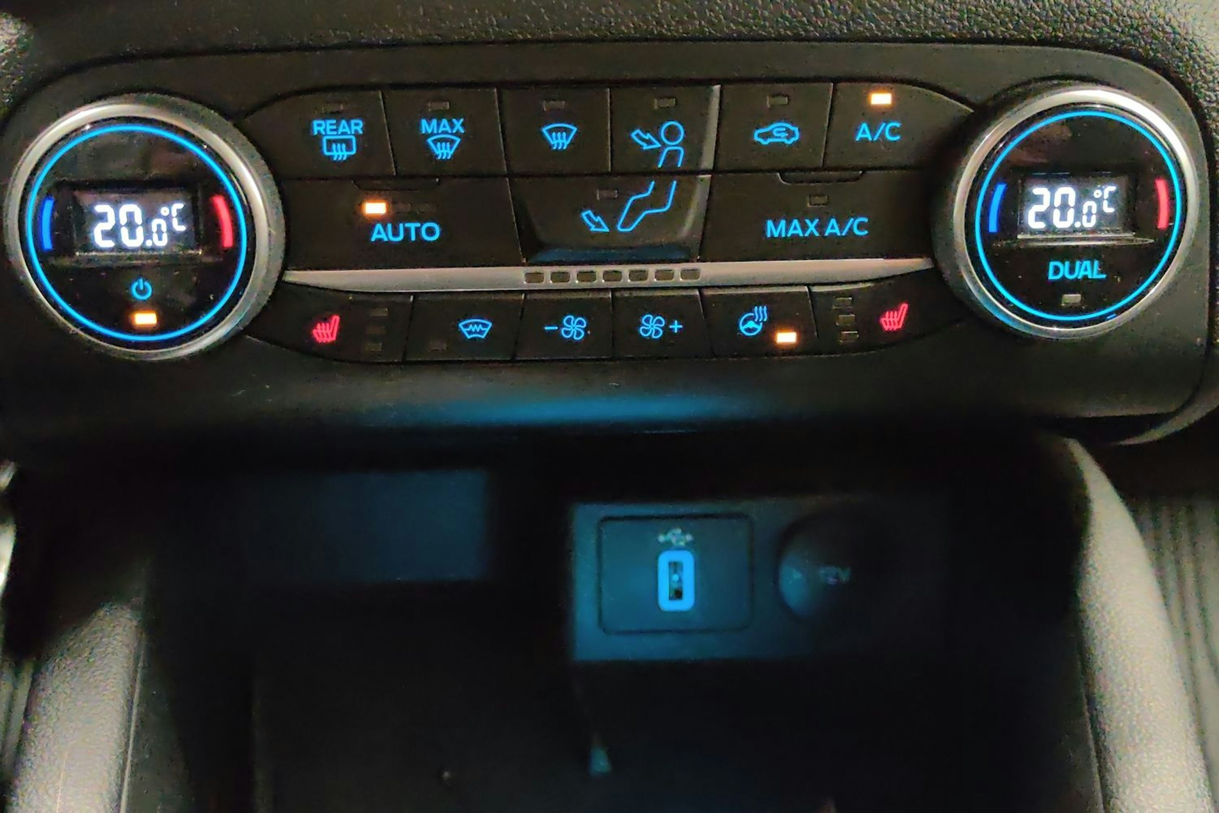 Harmaa Ford FOCUS 2021 kuva 20.