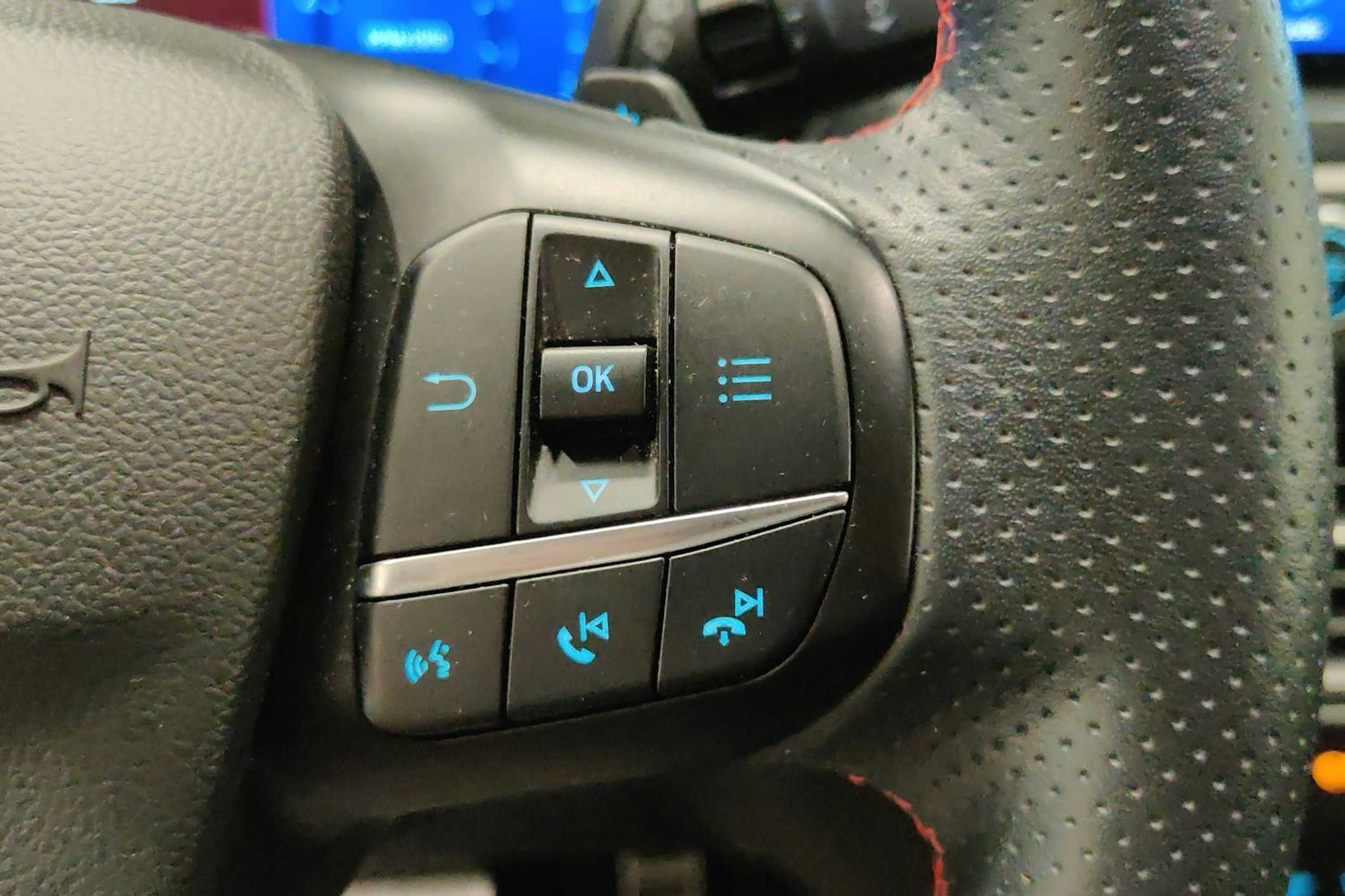 Harmaa Ford FOCUS 2021 kuva 24.