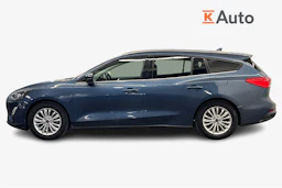 sininen Ford Focus 2021 kuva 5.