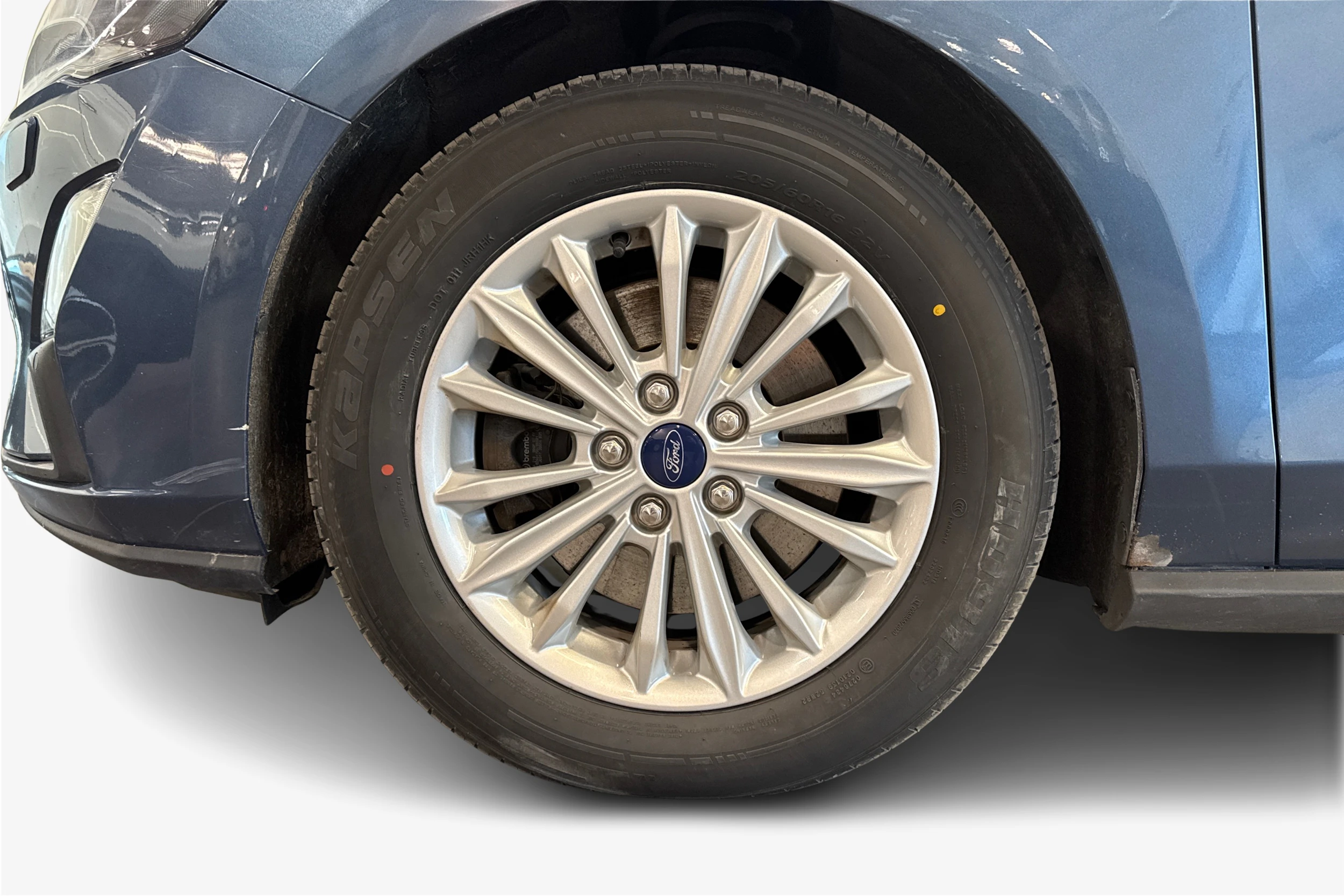 sininen Ford Focus 2021 kuva 9.