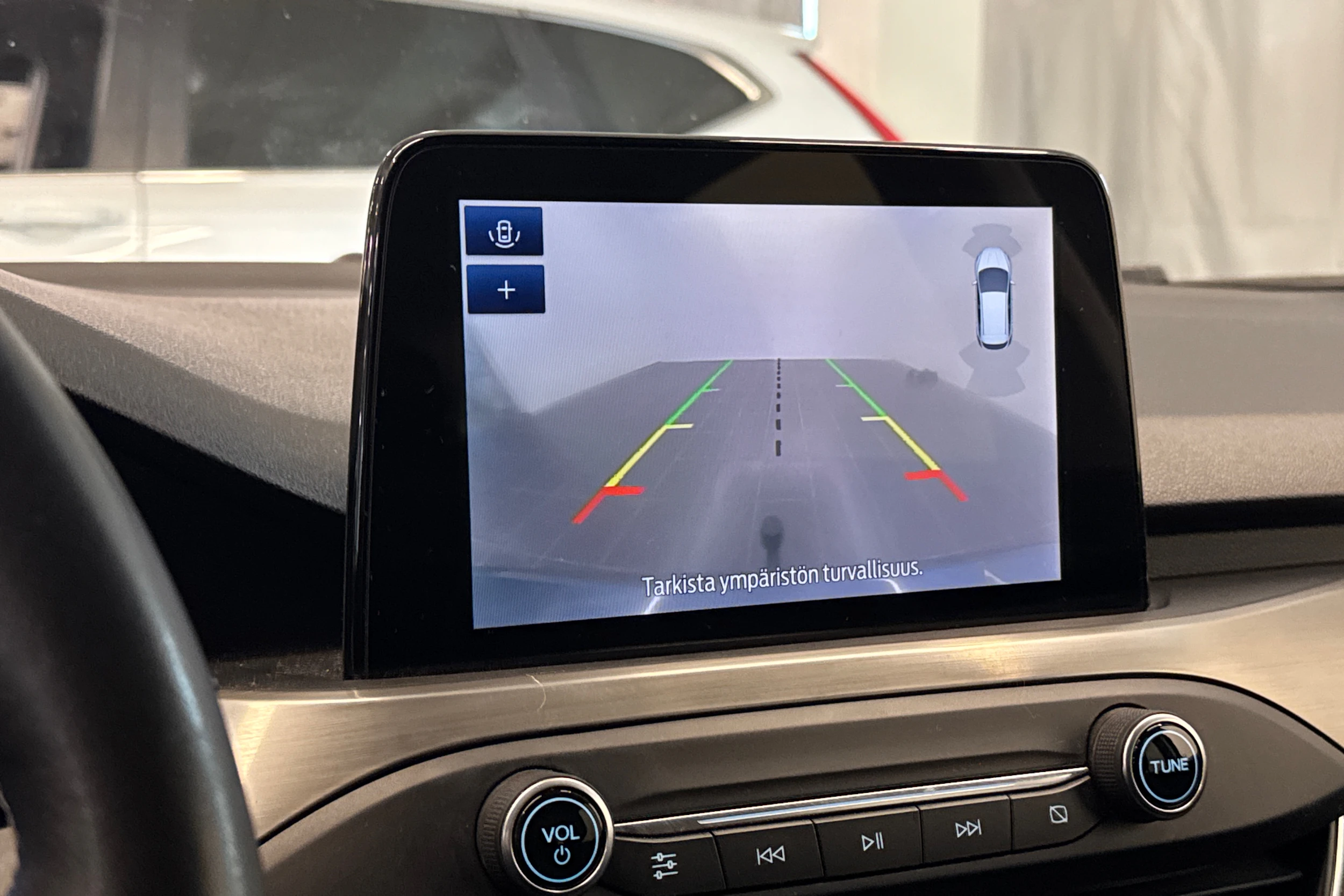 sininen Ford Focus 2021 kuva 13.