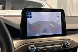 sininen Ford Focus 2021 kuva 13.