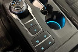 sininen Ford Focus 2021 kuva 17.