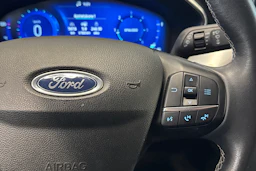 sininen Ford Focus 2021 kuva 19.