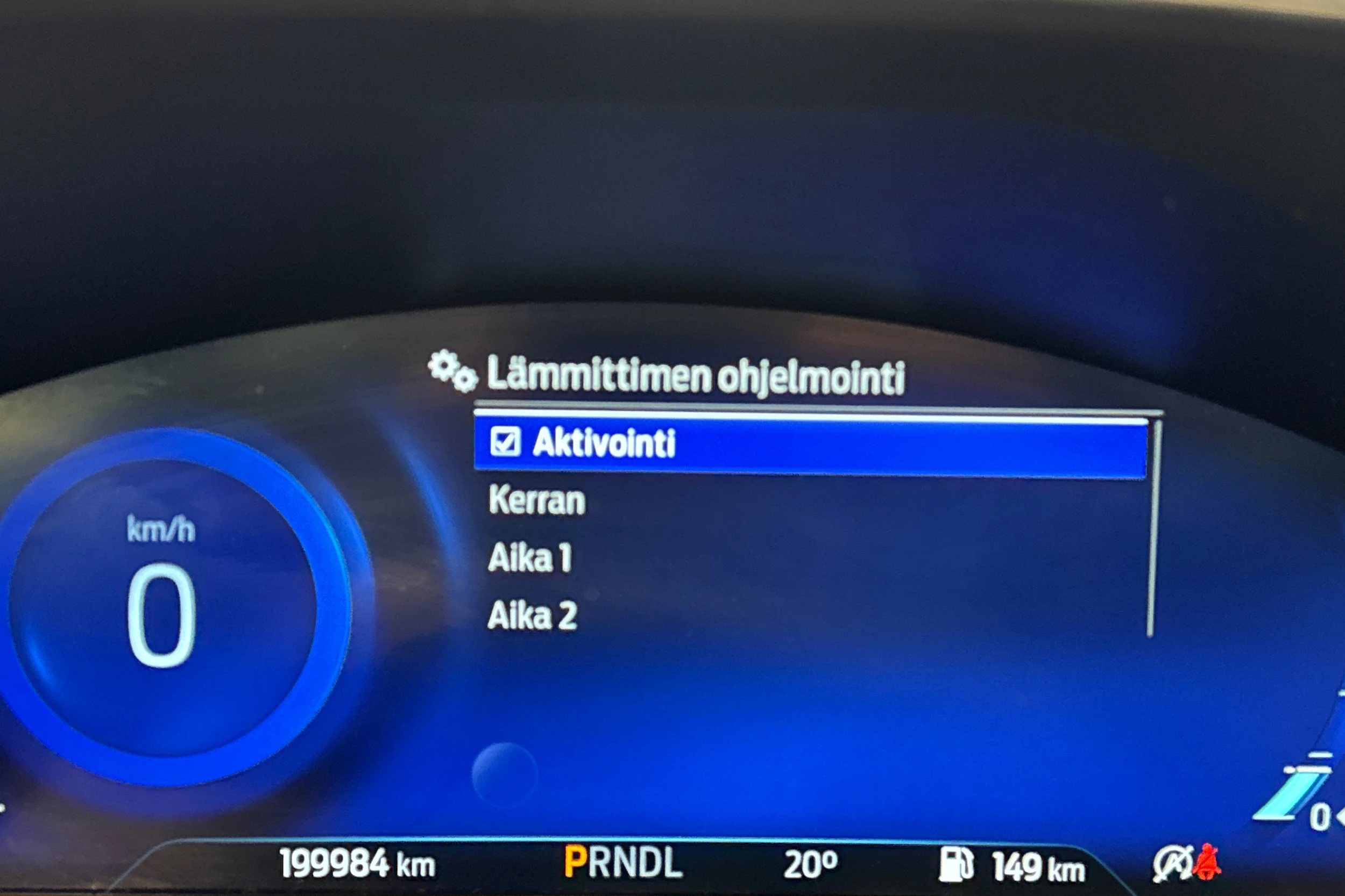 sininen Ford Focus 2021 kuva 20.