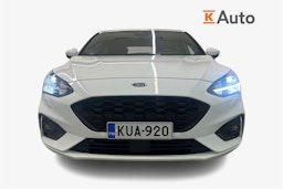 valkoinen Ford Focus 2021 kuva 5.