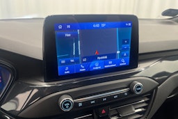 valkoinen Ford Focus 2021 kuva 20.